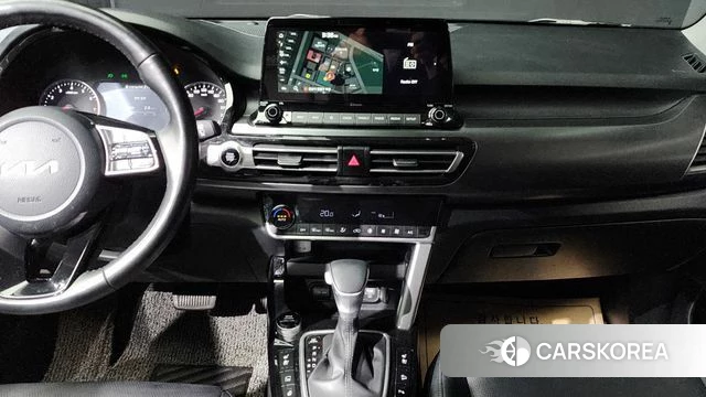 Kia Seltos 2022 Белый из Кореи, фото 5