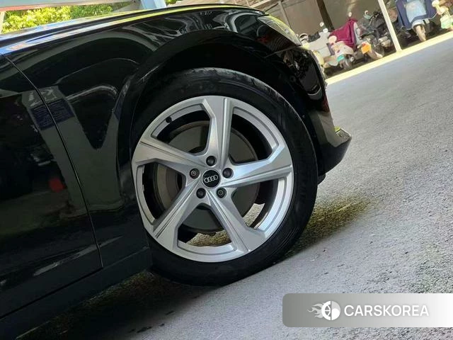 Audi A6L 2022 Черный из Китая, фото 5