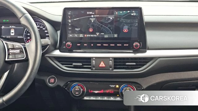 Kia The New K3 2nd generation 2023 Белый из Кореи, фото 5