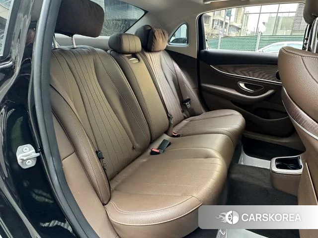 Mercedes-Benz E-class 2022 Черный из Китая, фото 5