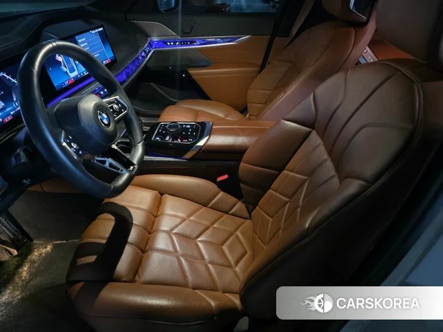 BMW 7 Series (G70) 2023 Белый из Кореи, фото 5