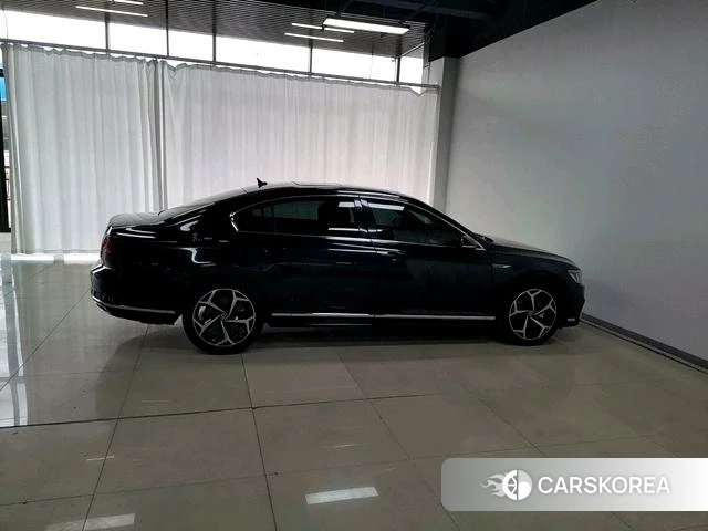 Volkswagen Magotan 2024 Черный из Китая, фото 5