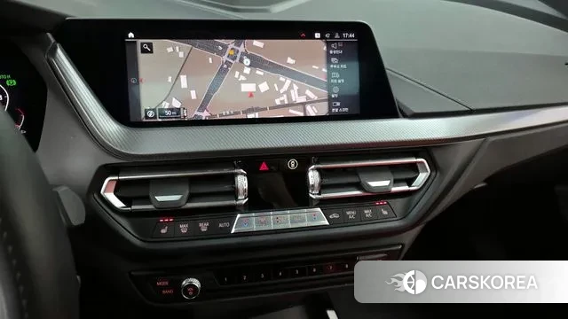 BMW 1 Series (F40) 2022 Белый из Кореи, фото 5