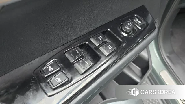 Ssangyong Torres 2023 Темно-зеленый из Кореи, фото 5