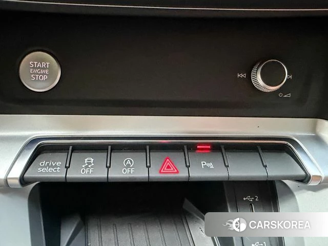 Audi Q3 (F3) 2020 Серый из Кореи, фото 5