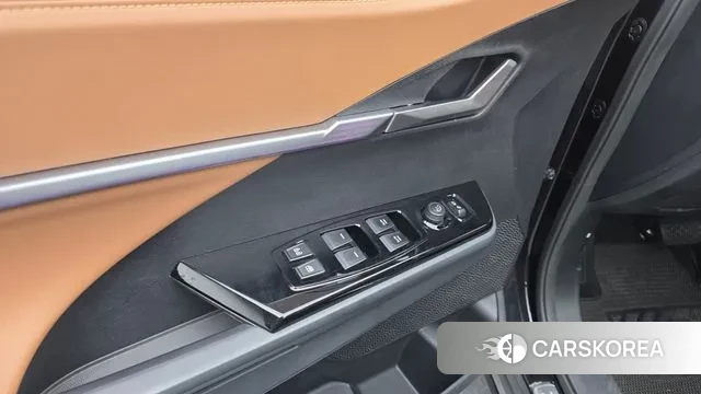 Ssangyong Torres 2022 Черный из Кореи, фото 5