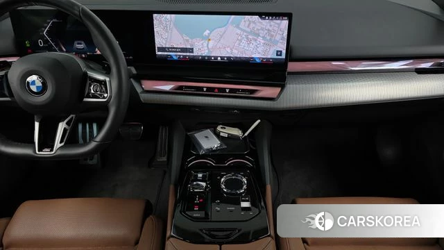 BMW 5 Series (G60) 2023 Белый из Кореи, фото 5