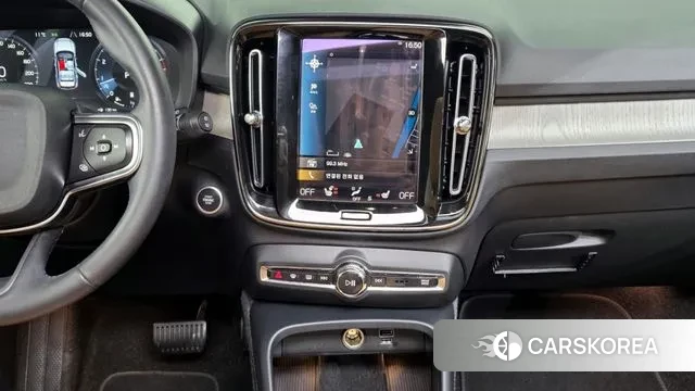 Volvo XC40 2022 Белый из Кореи, фото 5