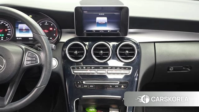 Mercedes-Benz C-Class W205 2018 Белый из Кореи, фото 5