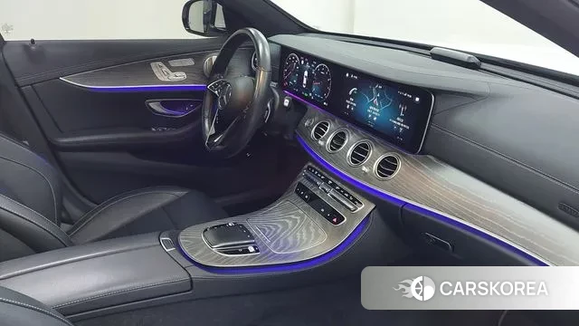 Mercedes-Benz E-Class W213 2022 Белый из Кореи, фото 5