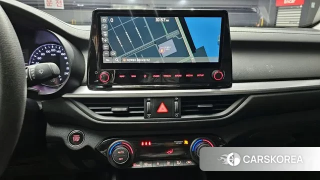 Kia The New K3 2nd generation 2021 Белый из Кореи, фото 5