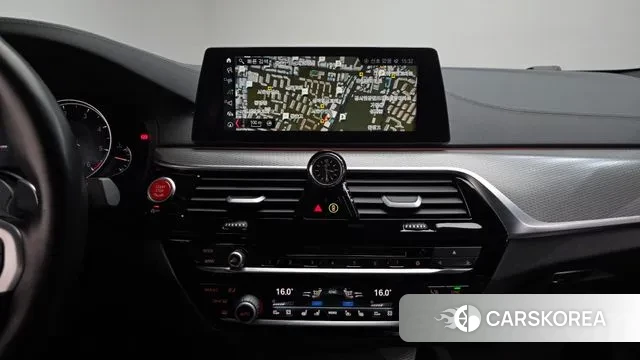 BMW 5 Series (G30) 2018 Черный из Кореи, фото 5