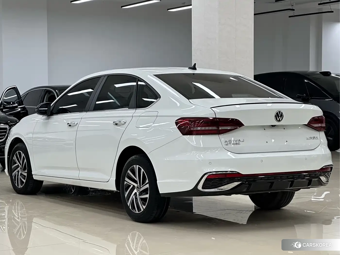Volkswagen Lavida 2023 Белый из Китая, фото 5