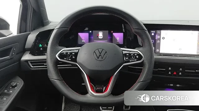 Volkswagen Golf 8th Generation 2023 Черный из Кореи, фото 5