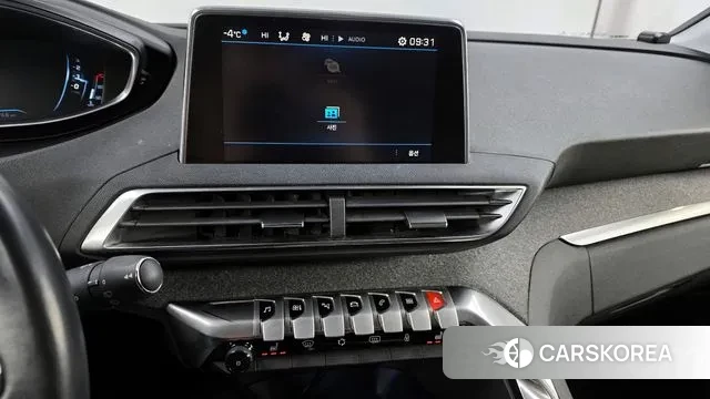 Peugeot 5008 second generation 2018 Белый из Кореи, фото 5