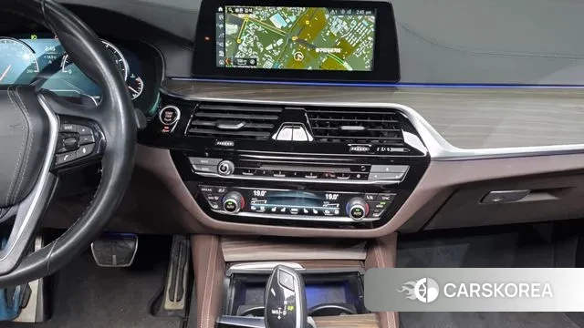 BMW 5 Series (G30) 2018 Белый из Кореи, фото 5