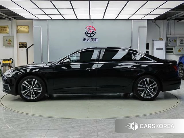 Audi A6L 2022 Черный из Китая, фото 5