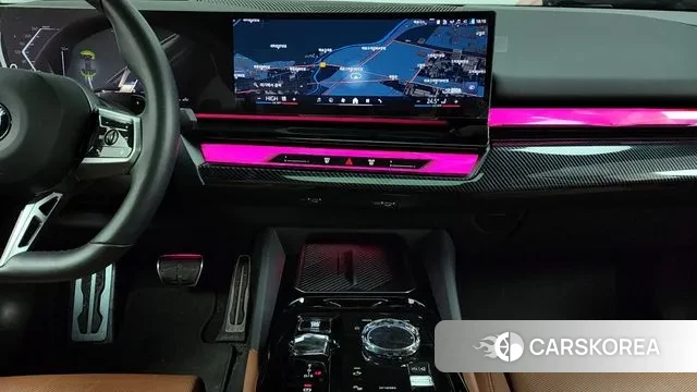 BMW 5 Series (G60) 2024 Черный из Кореи, фото 5