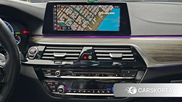 BMW 5 Series (G30) 2019 Цвет галактики из Кореи, фото 5