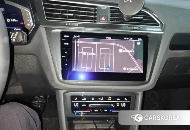 Volkswagen Tiguan second Generation 2022 Серебристо-серый из Кореи, фото 5