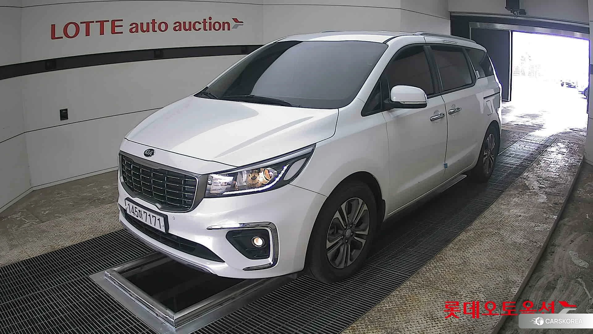 Kia Carnival 2020 Snow White Pearl (optional) из Кореи, фото 5