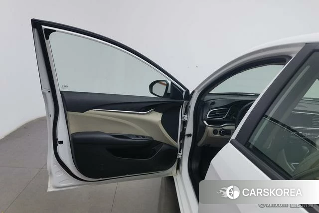 Buick Yinglang 2020 Белый из Китая, фото 5