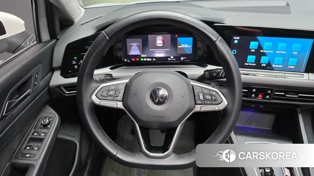 Volkswagen Golf 8th Generation 2022 Белый из Кореи, фото 5
