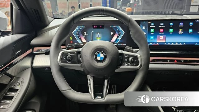 BMW 5 Series (G60) 2025 Цвет галактики из Кореи, фото 5