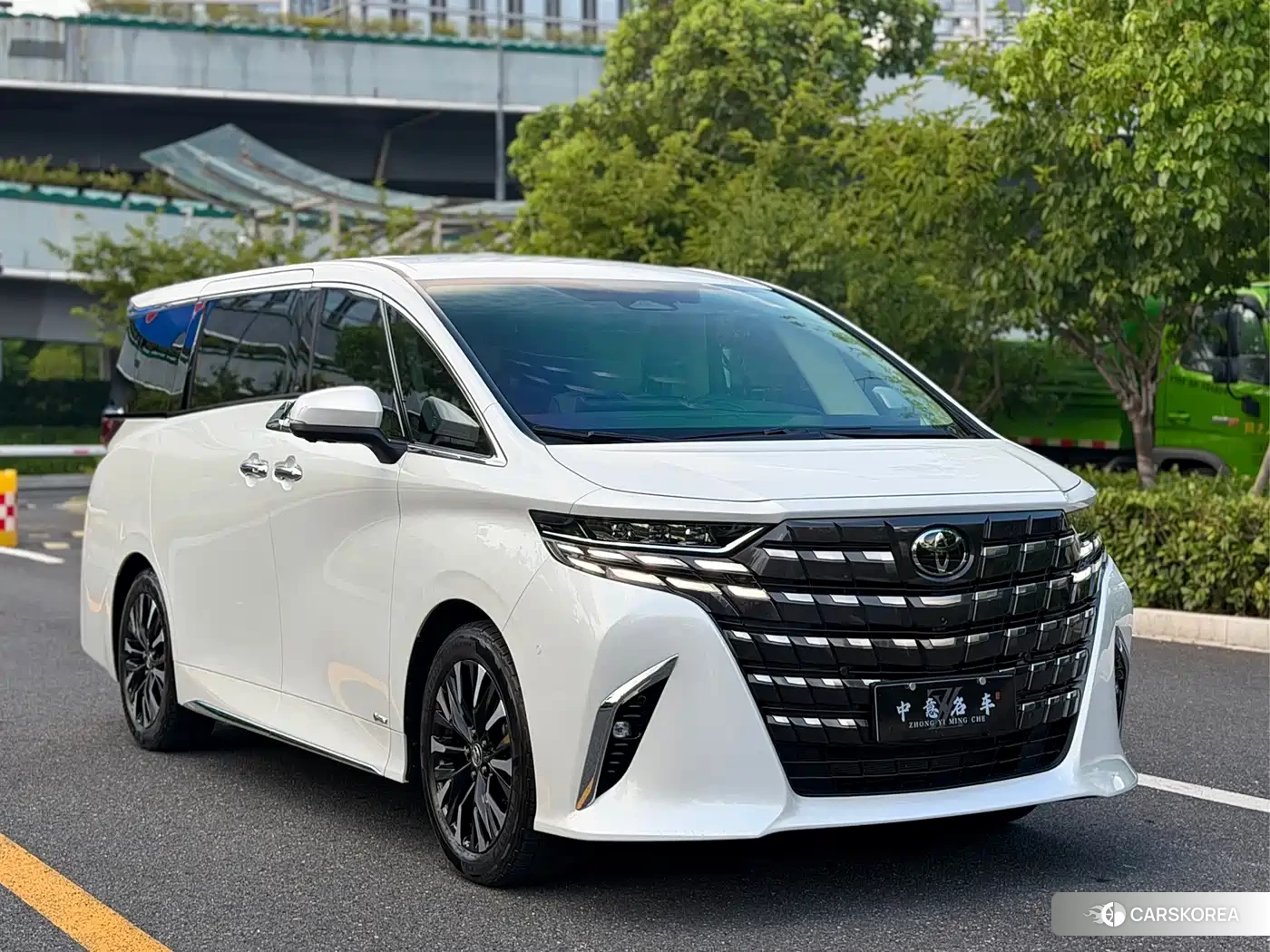 Toyota Elfa 2024 Белый из Китая, фото 5
