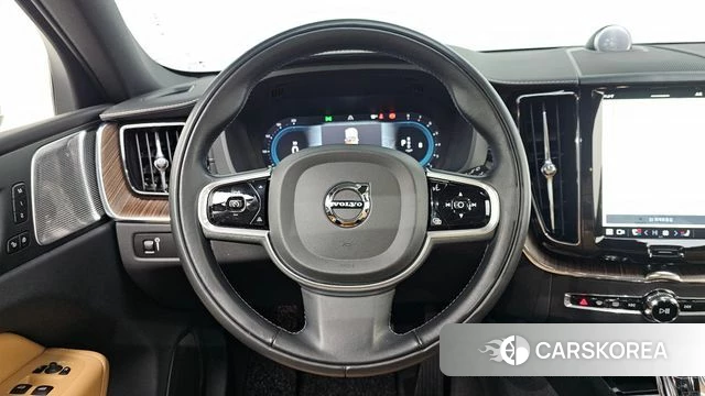 Volvo XC60 second Generation 2022 Белый из Кореи, фото 5