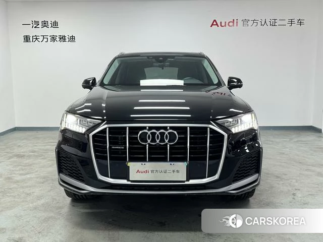 Audi Q7 2023 Черный из Китая, фото 5
