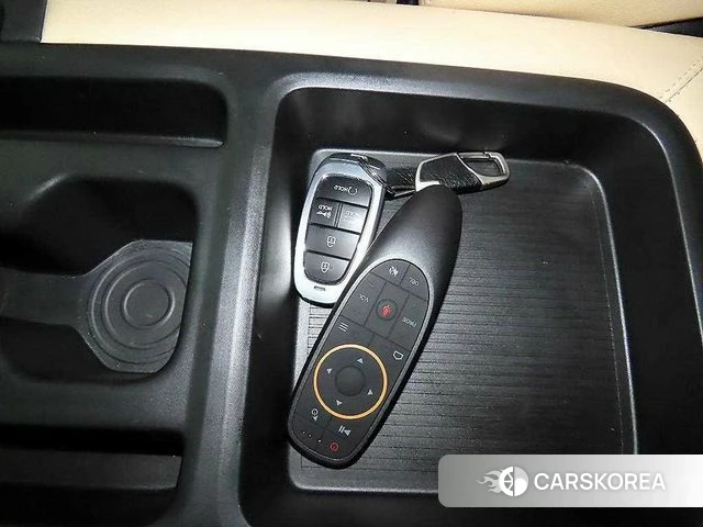 Hyundai Staria 2023 Черный из Кореи, фото 5