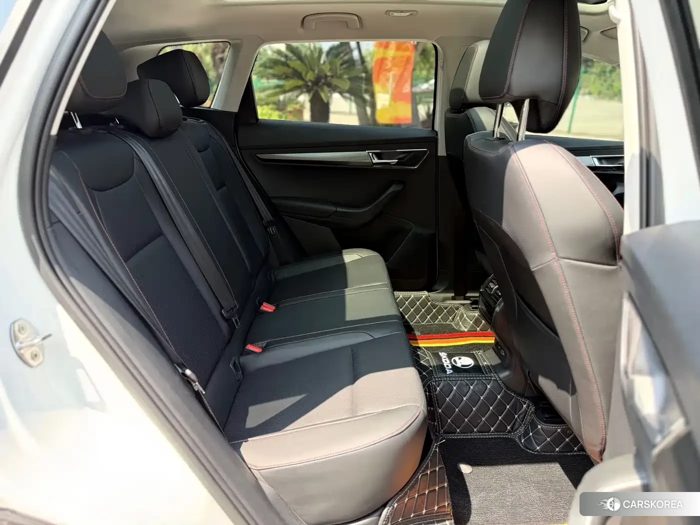 Skoda Karoq 2023 Белый из Китая, фото 5