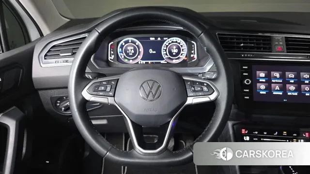 Volkswagen Tiguan second Generation 2023 Белый из Кореи, фото 5
