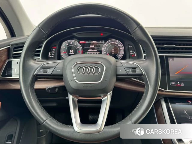 Audi Q7 2021 Черный из Китая, фото 5
