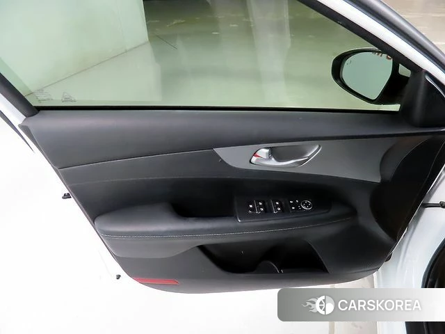 Kia Come New K3 2021 Белый из Кореи, фото 5