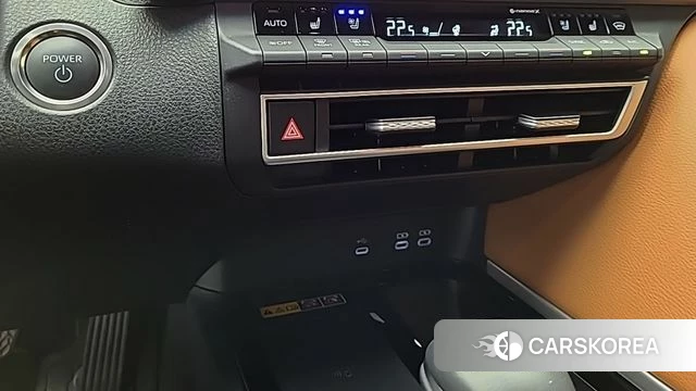 Toyota Camry (XV80) 2025 Серебристо-серый из Кореи, фото 5