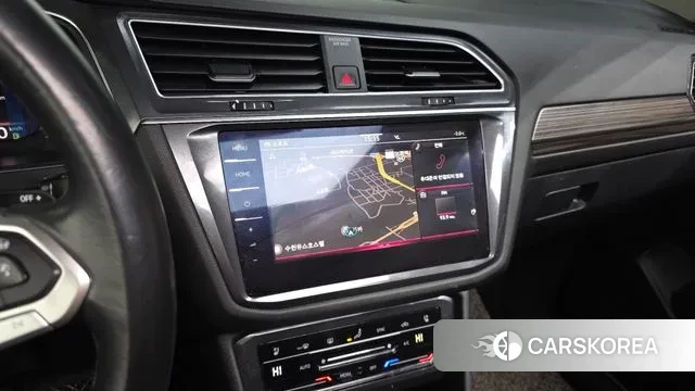 Volkswagen Tiguan Allspace 2023 Белый из Кореи, фото 5