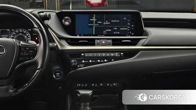 Lexus ES300h 7th generation 2018 Серебристо-серый из Кореи, фото 5