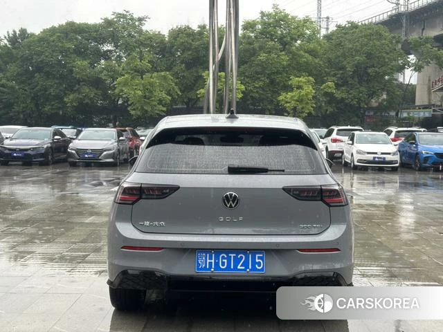 Volkswagen Golf 2025 Серебристо-серый из Китая, фото 5
