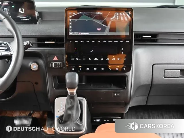 Hyundai Staria 2023 Белый из Кореи, фото 5