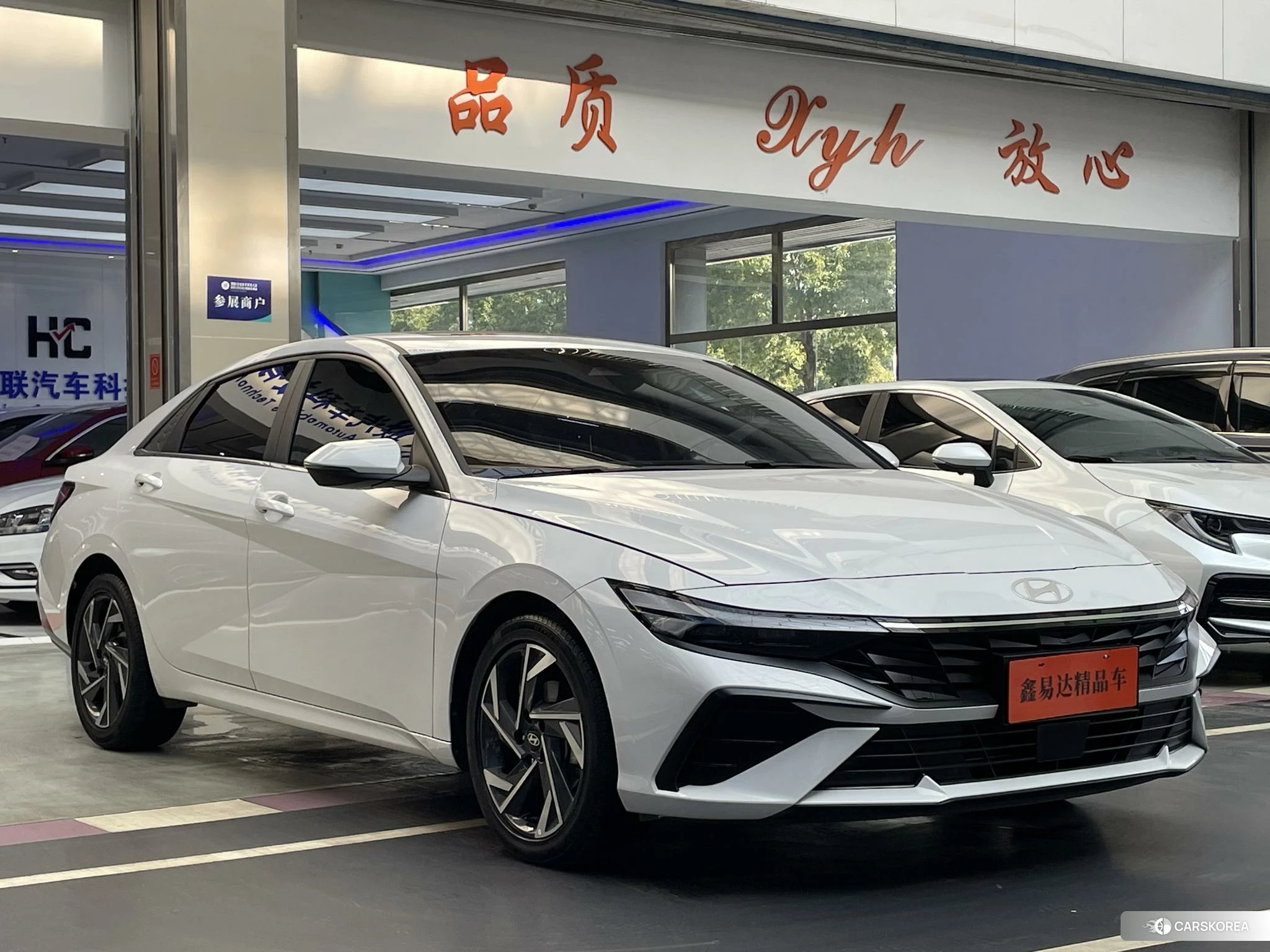 Hyundai Elantra 2023 Белый из Китая, фото 5