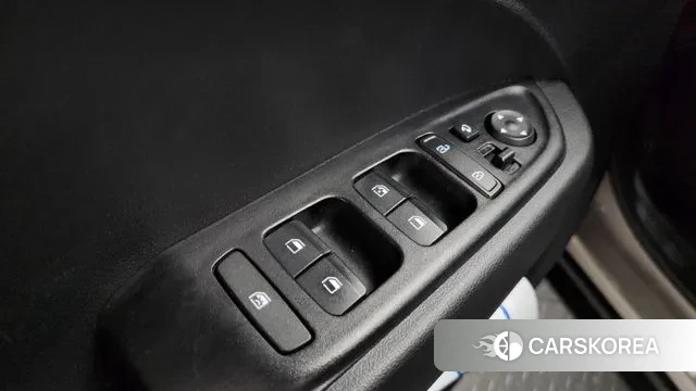 Hyundai Venue 2020 Серебристо-серый из Кореи, фото 5