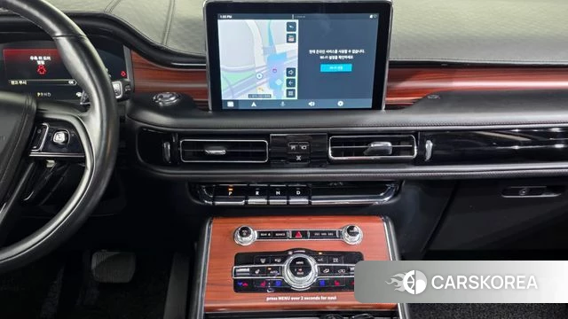 Lincoln Aviator 2nd generation 2023 Жемчужный цвет из Кореи, фото 5