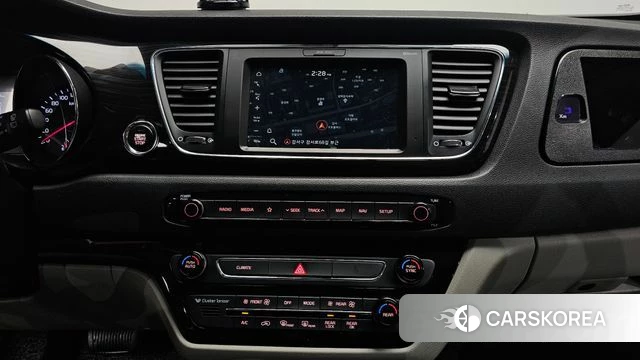 Kia The New Carnival 2019 Белый из Кореи, фото 5