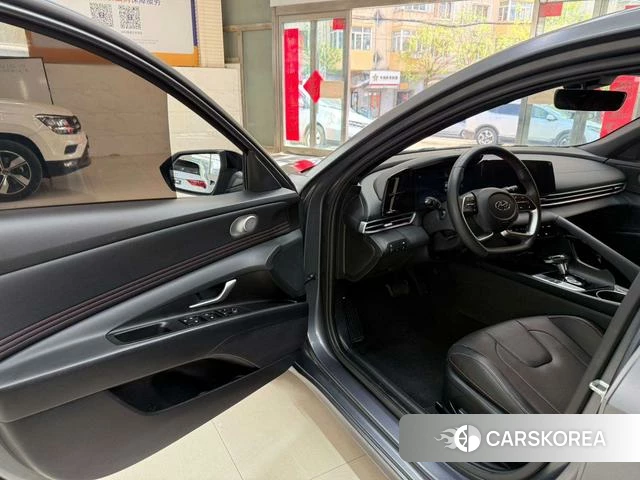 Hyundai Elantra 2023 Темно-серый из Китая, фото 5