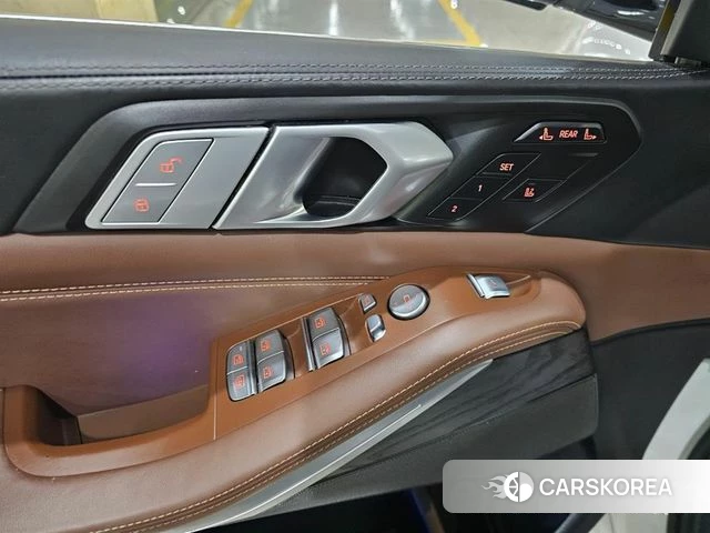 BMW X7 (G07) 2022 Белый из Кореи, фото 5