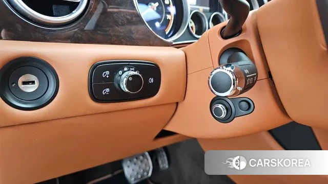 Bentley Flying Spur 2nd Generation 2018 Белый из Кореи, фото 5