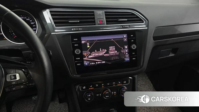 Volkswagen Tiguan second Generation 2020 Серебряный из Кореи, фото 5