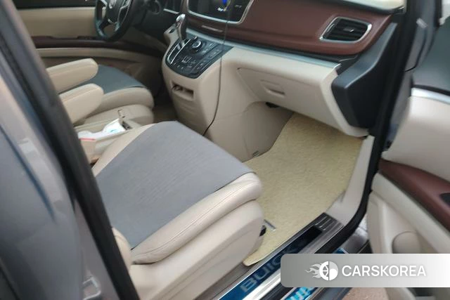 Buick GL8 2019 Темно-серый из Китая, фото 5
